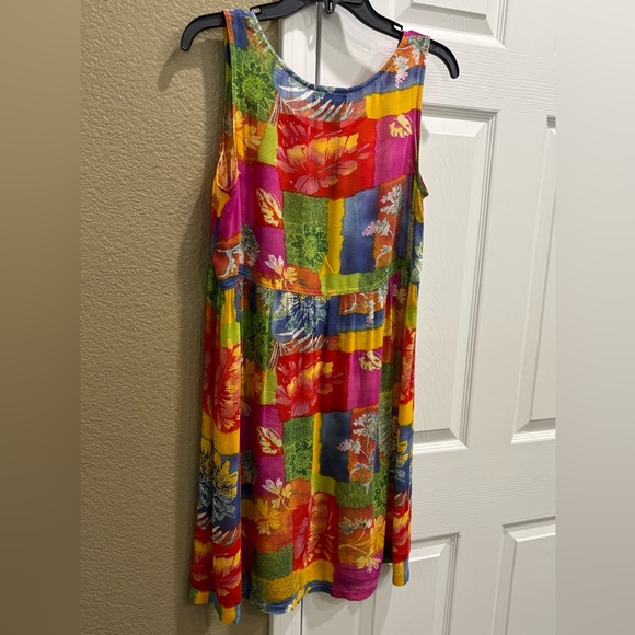 Carole Little Red Orange Graphic Short Sleeve T-Shirt and dress size M - Picture 6 of 7